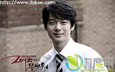 李浩敬(音译 姜成民饰)