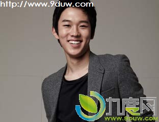 利哲律(延俊锡饰)