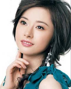 黄千寻演员 何美钿