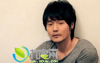 铁柱演员李荣浩