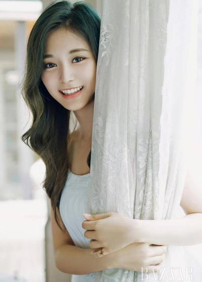 周子瑜(Tzu-Yu Chou、쯔위)演艺经历及写真图片,周子瑜个人资料介绍