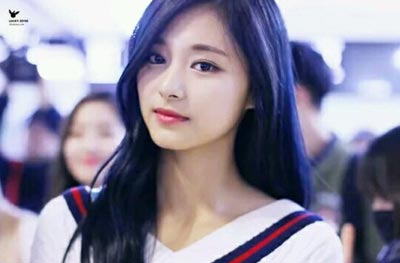 周子瑜(Tzu-Yu Chou、쯔위)演艺经历及写真图片,周子瑜个人资料介绍