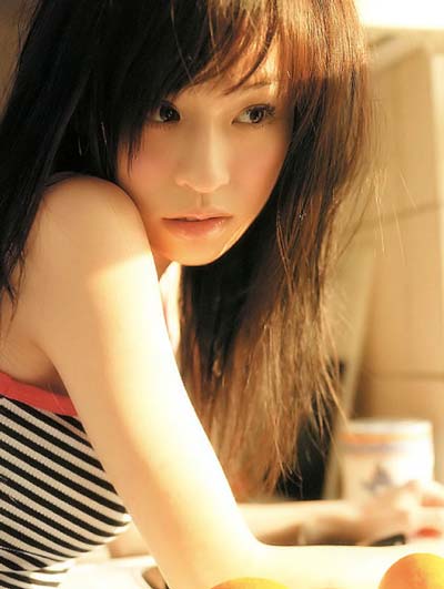 �����裨Cyndi Wang�������磩������Ʒ��д��ͼƬ,���������Ͻ���