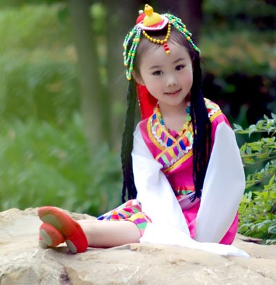 周芷莹(LUCY)演艺作品及写真图片,周芷莹资料介绍