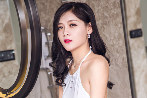 ͷŮģͤ|ʥѩ߶˿ջд,˿ٸͤŮͼƬ,ͤΧ