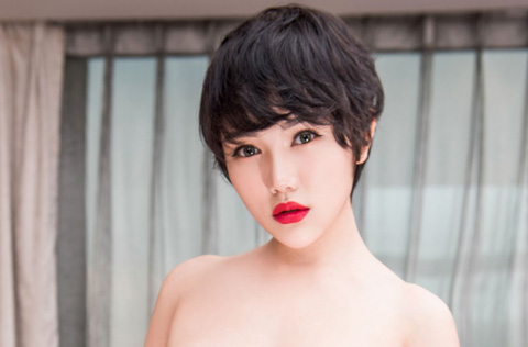 短发美女嫩模黎黎Lily(大悦悦)性感美乳翘臀浴室大尺度诱惑写真图片,黎黎Lily(小悦悦)个人资料