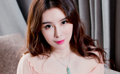 爆乳美女模特雪千寻(雪千寻大白兔)白嫩肥臀风骚情趣内衣写真,少妇雪千寻大尺度私房豪乳照