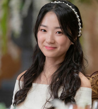 姜艺瑞(金慧允饰)