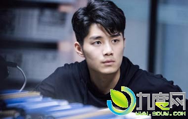 英鸣演员张家鼎