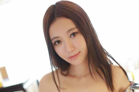 松果儿(闫雪松)性感写真套图,果儿Victoria美女图片,松果儿(闫雪松)资料介绍
