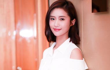 韩与诺饰钟素娟