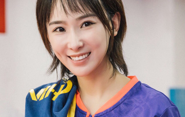 秦艺嘉饰演肖珺