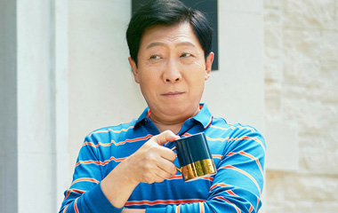 韩童生饰演丁傲阳