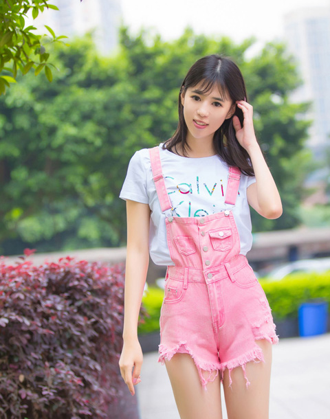 Ellie�������Ʒ�˿��������Ȥ͸������˽��д��,��������߶�������������ͼƬ,��������������