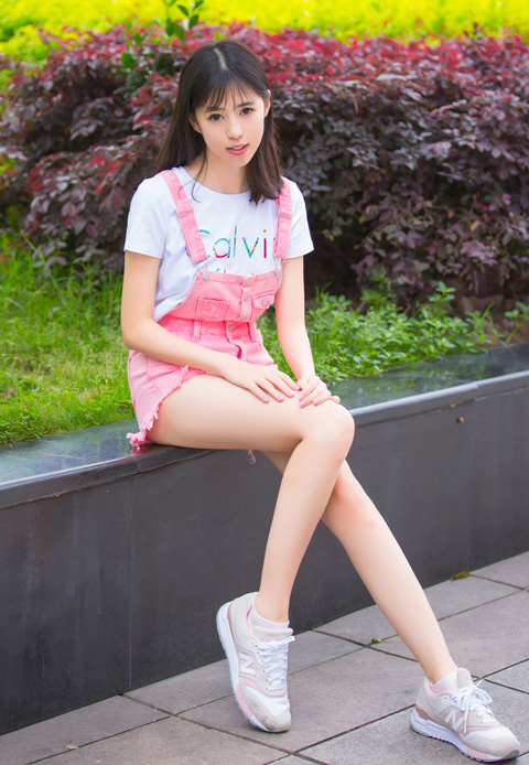 Ellie�������Ʒ�˿��������Ȥ͸������˽��д��,��������߶�������������ͼƬ,��������������