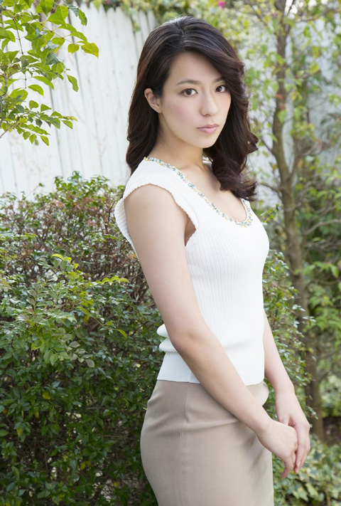 ƷŮСɣMayu KosetaԸбȻдƷͼƬ,Сɸ