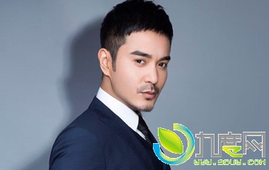 王铭铎饰演皇上