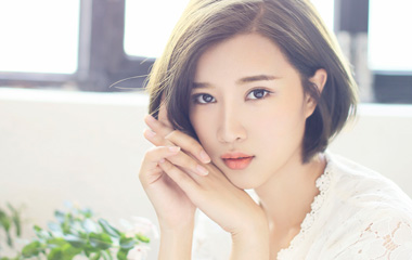 奚望饰演龙心怡