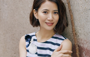 袁咏仪饰演肖红雪