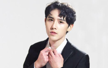 申浩男饰演皇甫小贤