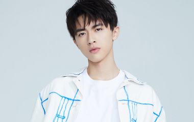 张逸杰饰演易钟杰