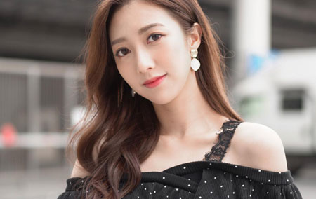 何依婷饰演祝君好