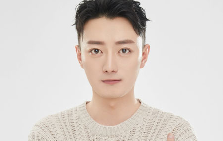 苏小玎饰演康一臣