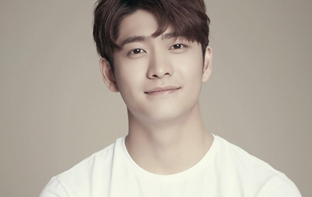 姜泰伍饰演初恋后悔男“李贤圭