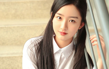 邓恩熙饰演窦绮