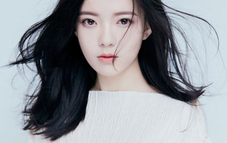 关畅饰演钱宝宝