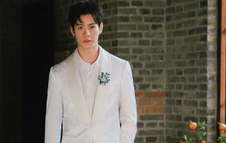 文力饰演严耀玉